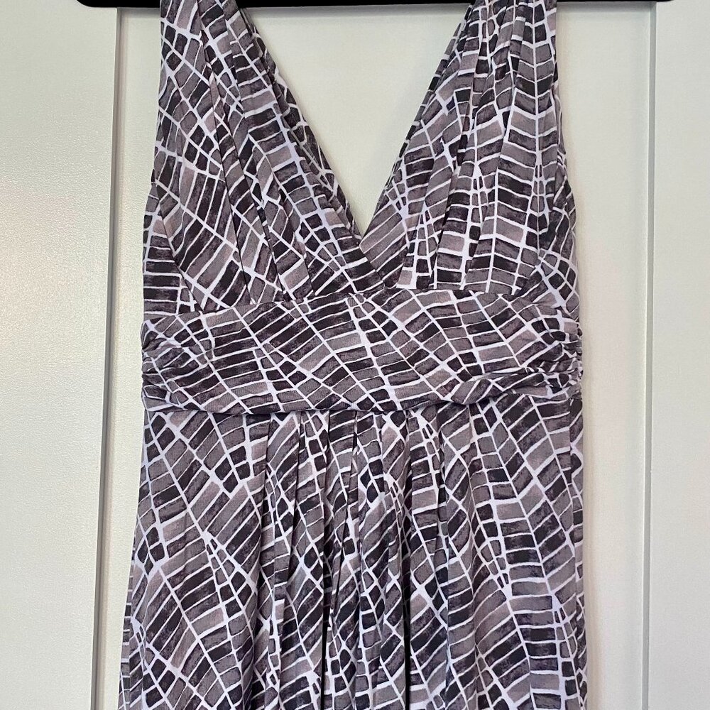 Grey geometric pattern sleeveless maxi dress size S